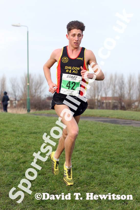 Cameron Boyek (Shildon) on his way to winning the under-20 mens North Eastern Cross Country, Champs., Temple Park, South Shields. Photo: David T. Hewitson/Sports for All Pics